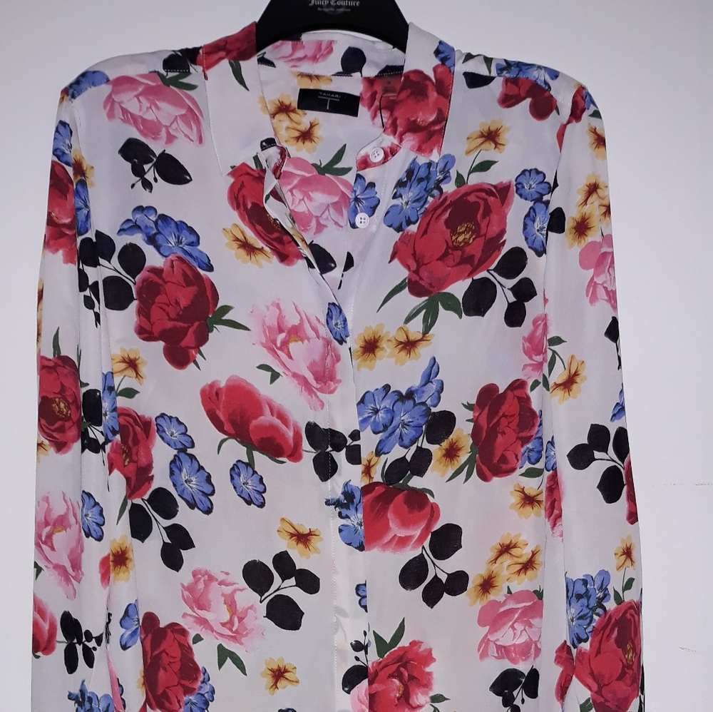🌻🌻🌻Tahari Floral collared Shirt